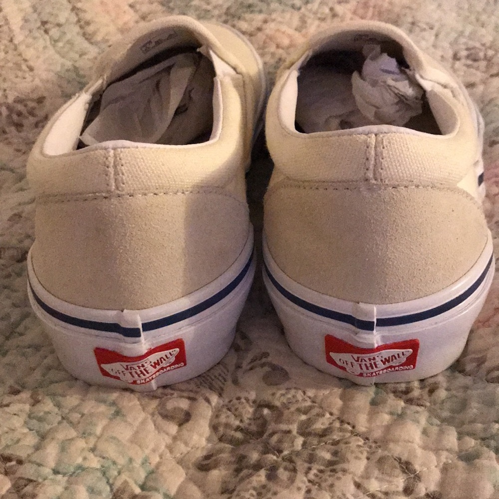 Vans - Picture 3 of 7